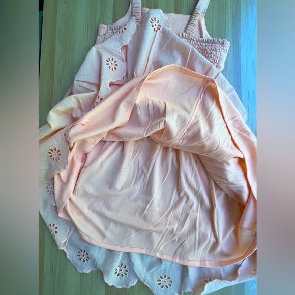 JAPNA - GIRL'S EYELET DRESS / Size 10 / Color  peach / Rouched back / - Picture 5 of 10